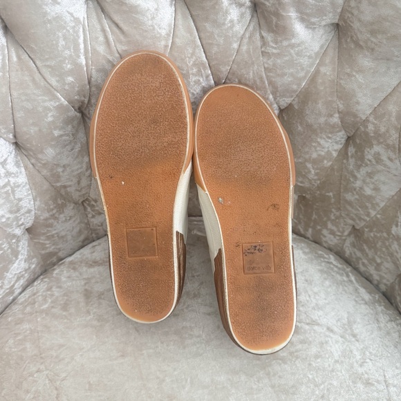 Dolce Vita Zina Court Sneaker - in white - Picture 6 of 9